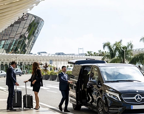 Why Corporate Travel Needs a Dedicated Fleet: The Importance of Professional Airport Transfers